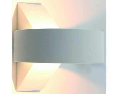 Накладной светильник Arte Lamp A1705 A1705AP-1WH Накладной светильник Arte Lamp A1705 A1705AP-1WH