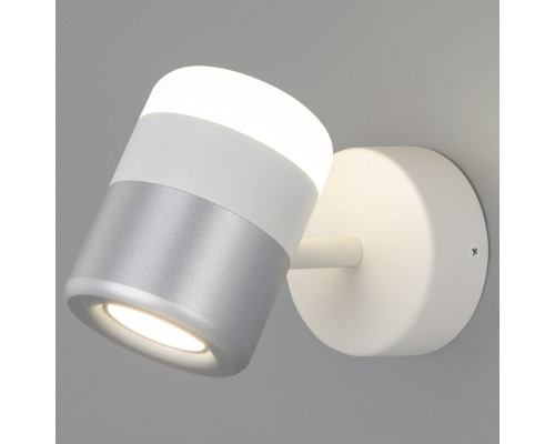 Бра Eurosvet Oskar 20165/1 LED белый/серебро Бра Eurosvet Oskar 20165/1 LED белый/серебро